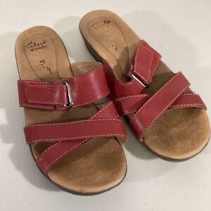 Clarks Size 8 Sandals Manilla Pluma Cushion Sole Red Leather Slip On Straps